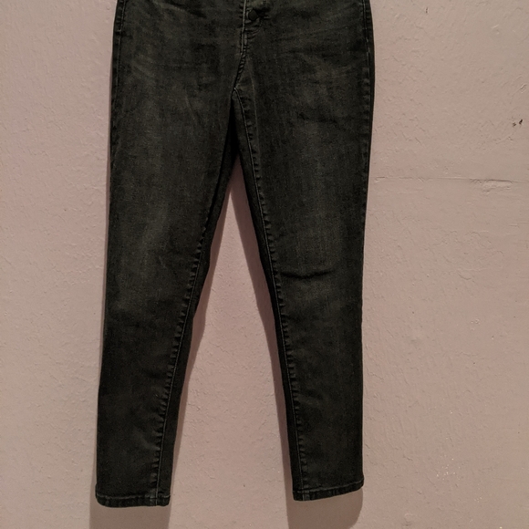 Black High-Waisted Jeans - Picture 4 of 4